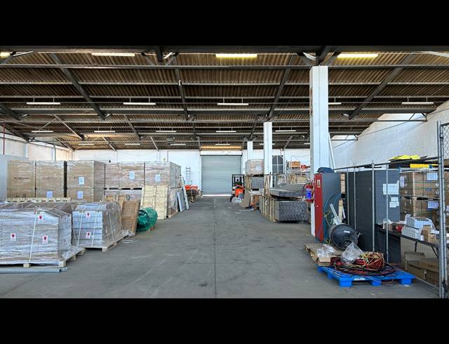 1,810M² WAREHOUSE TO LET IN EPPING INDUSTRIAL